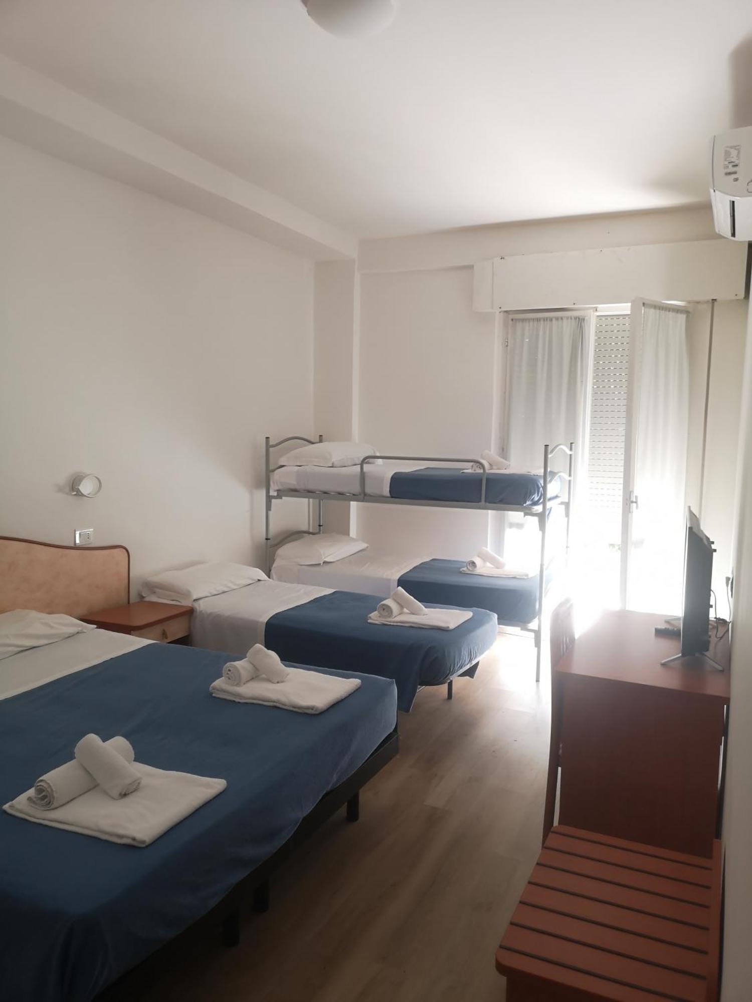 Hotel Holiday Sunshine Summer Misano Adriatico Exterior foto