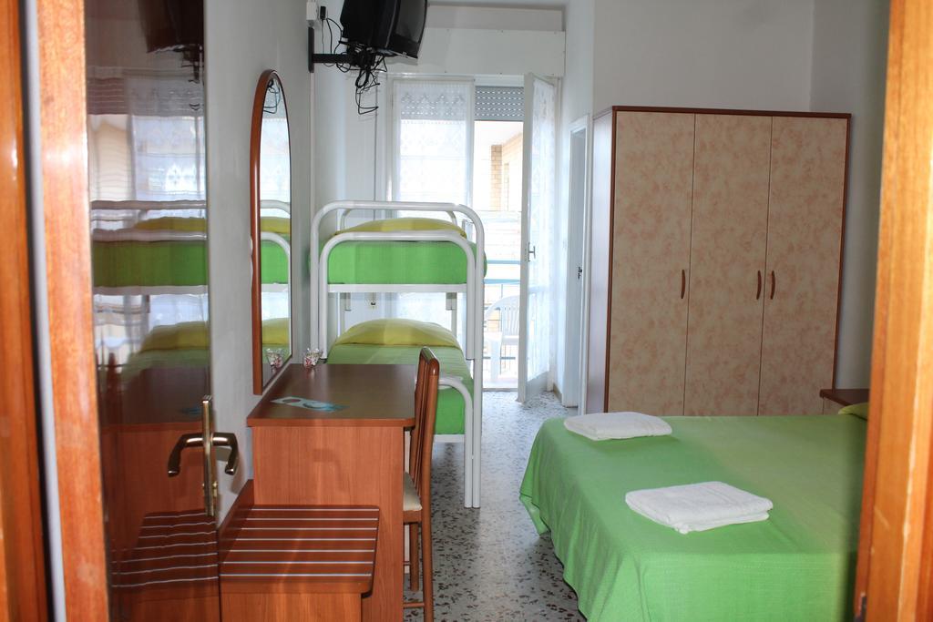 Hotel Holiday Sunshine Summer Misano Adriatico Exterior foto